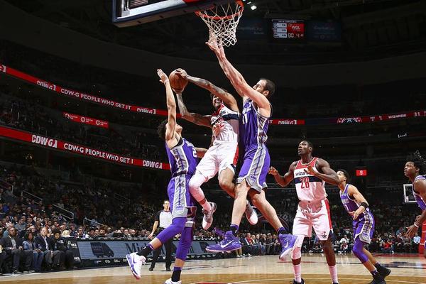 张宁14分关键球定胜局 山西客场逆转击败北京