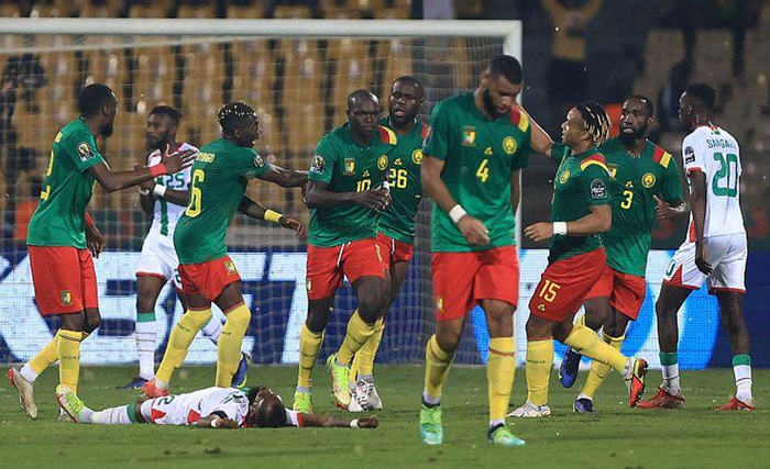 [图]莱昂纳德24+12库里27+6 快船主场险胜勇士