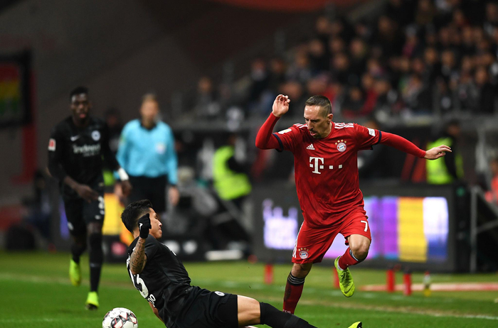 致命失误埋下败局！湖人惜败雄鹿